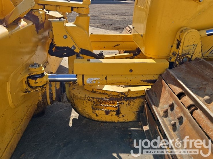 2022-komatsu-d61pxi-24-image-16