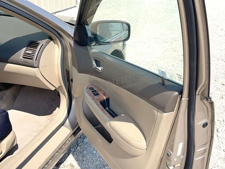 2003-honda-accord-sedan---100%-donation-to-the-jack-charles-schneider-foundation-supporting-the-ffa-image-31