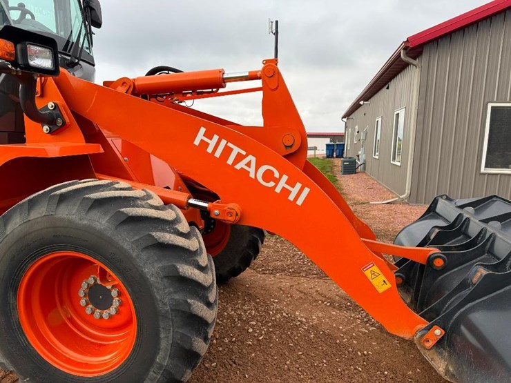 hitachi-zw100-6-image-33
