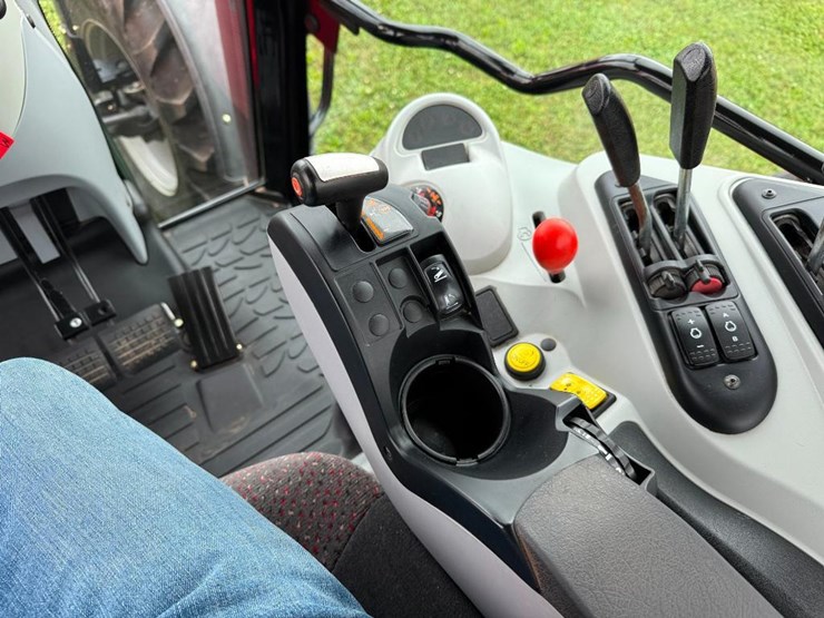 massey-ferguson-6480-image-61