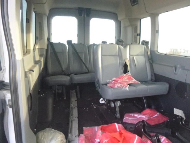 2019-ford-transit-image-19