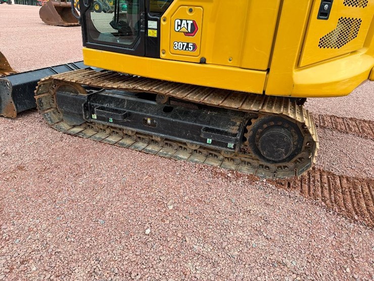 caterpillar-307.5-image-6