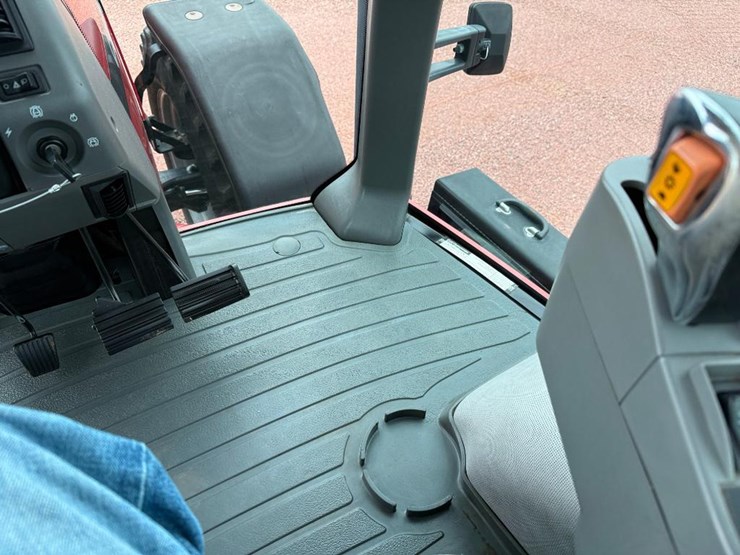 case-ih-mx220-image-53