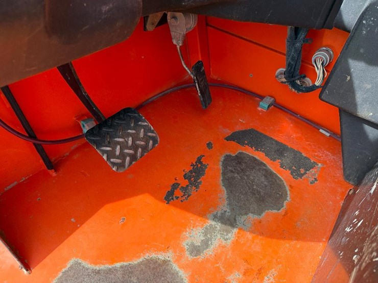 2014-jlg-g6-42a-image-37