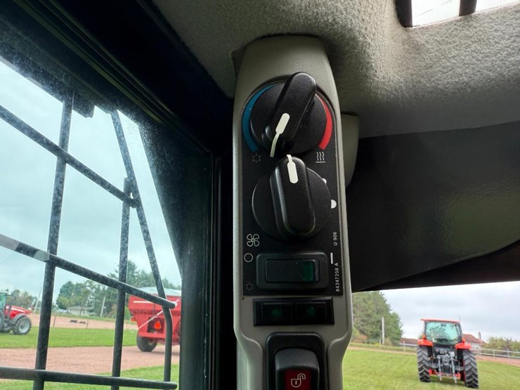 new-holland-c232-image-40