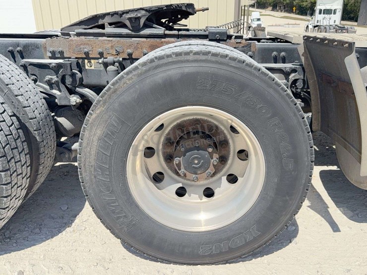 2020-peterbilt-579-image-26