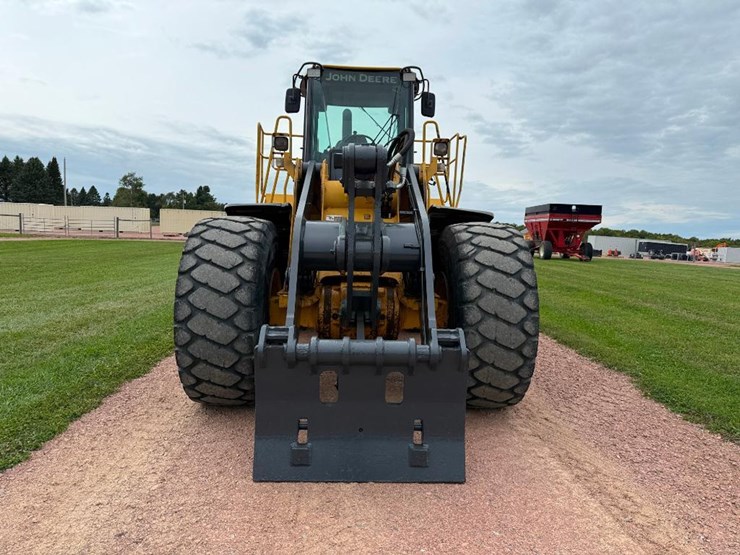 2005-deere-744j-image-2