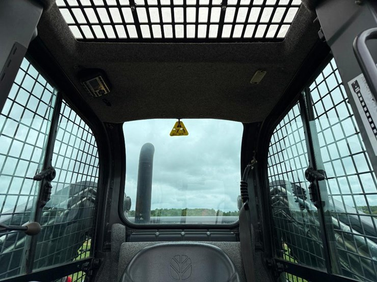 new-holland-c238-image-31