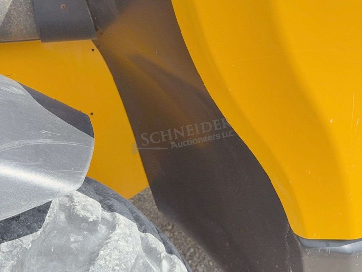 2019-jcb-540-140-image-36