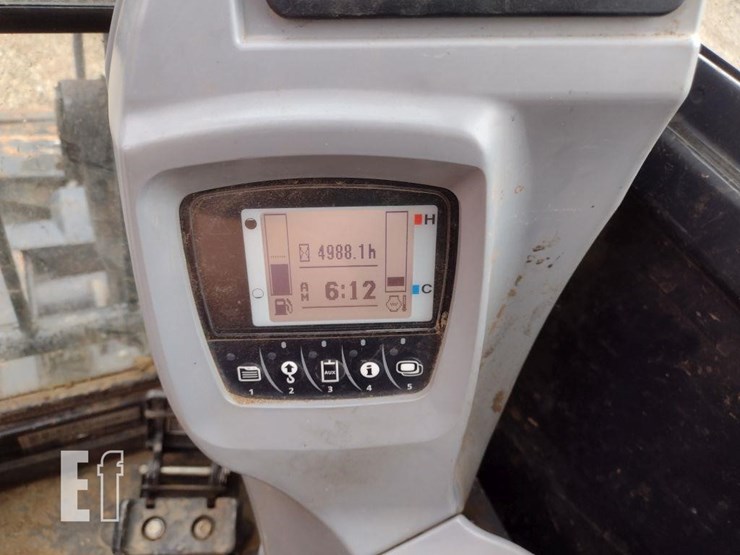 2016-kubota-kx040-4-image-7