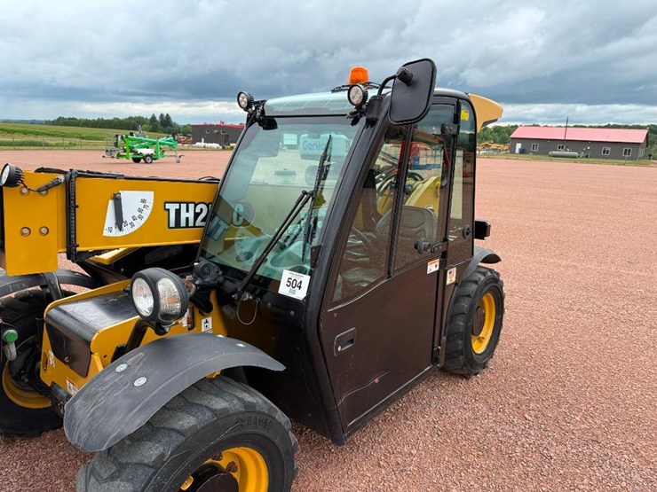 2021-caterpillar-th255c-image-24