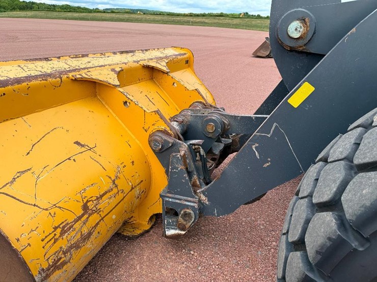 deere-524k-image-40