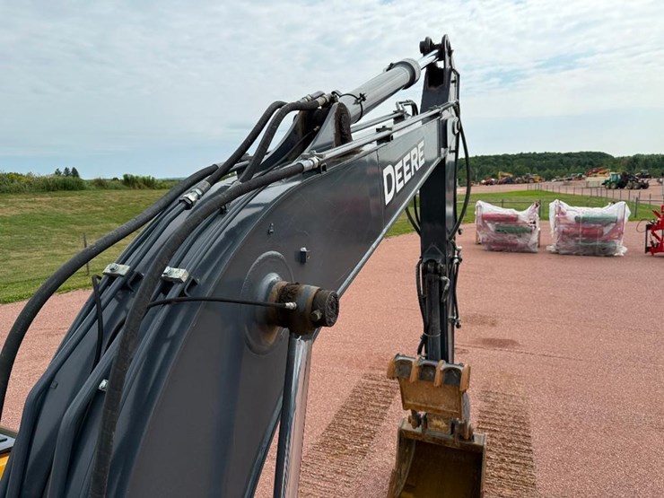 deere-130g-image-45
