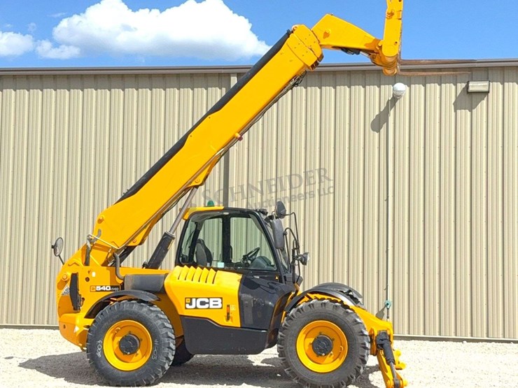 2019-jcb-540-140-image-6