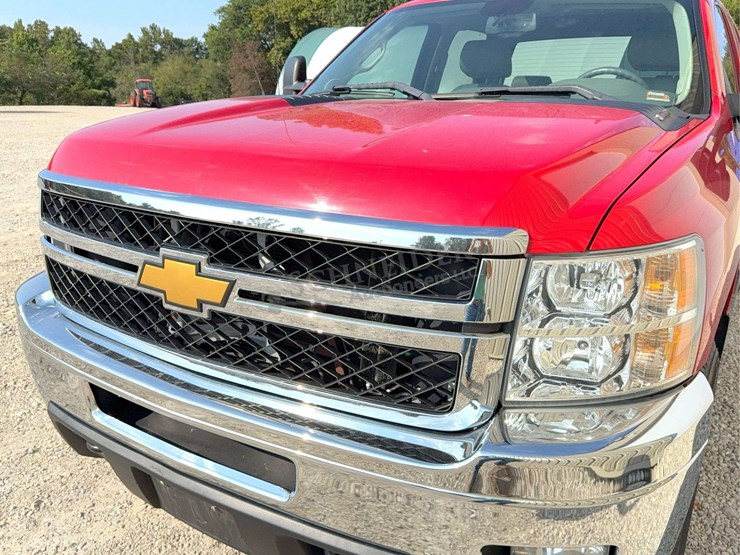 2013-chevrolet-2500hd-image-10