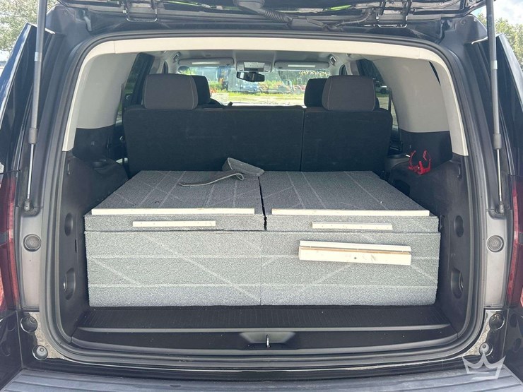 2018-chevrolet-tahoe-image-26