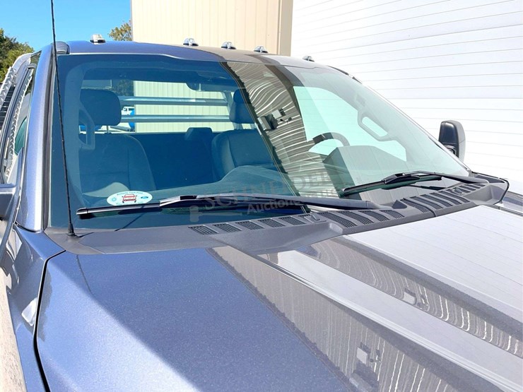 2021-ford-f350-image-12