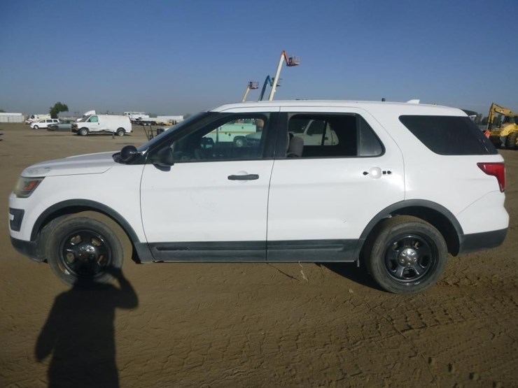 2017-ford-explorer-image-6