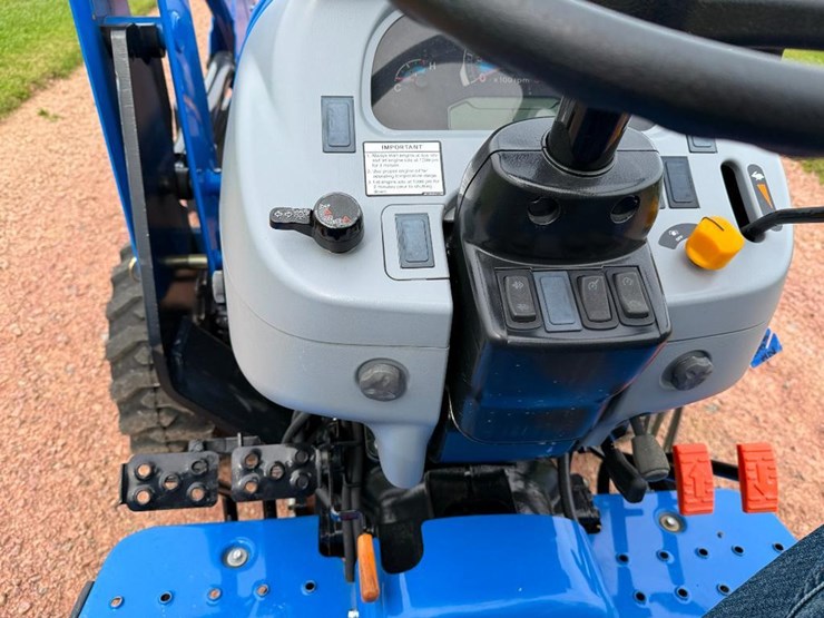 new-holland-workmaster-35-image-38