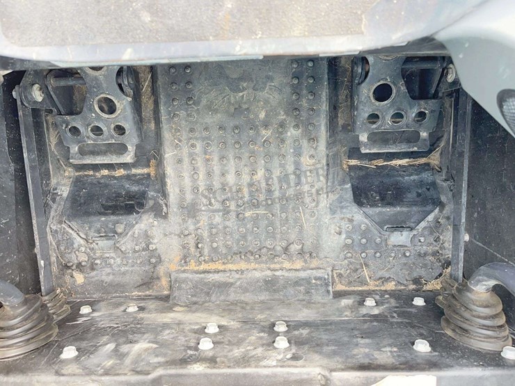 2025-bobcat-t650-image-29
