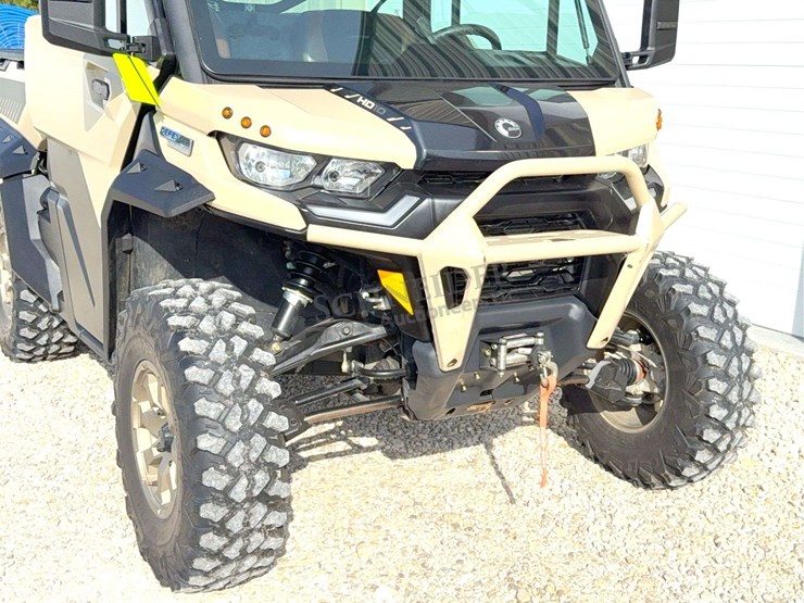 2023-can-am-hd10-defender-limited-4x4-utv-image-10