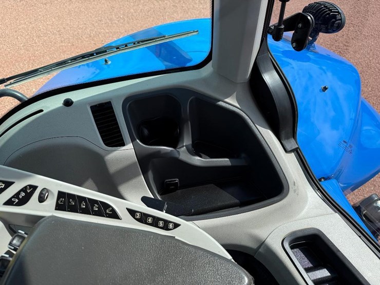 new-holland-t8.320-image-69