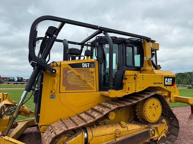 caterpillar-d6t-xl-image-28