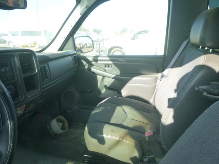 2006-chevrolet-silverado-1500-image-10