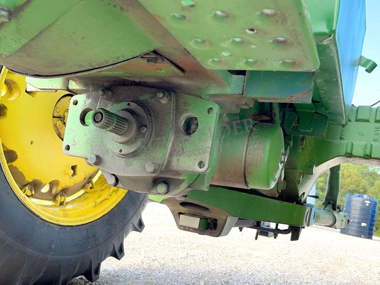 john-deere-4010-image-34