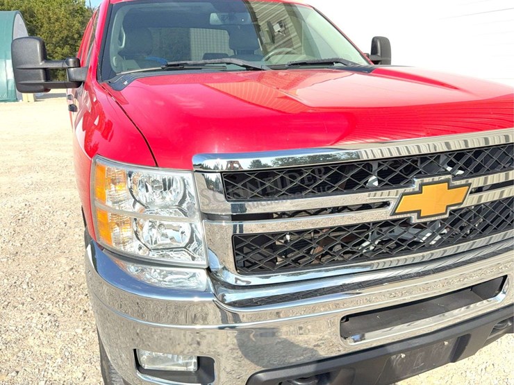 2013-chevrolet-2500hd-image-9