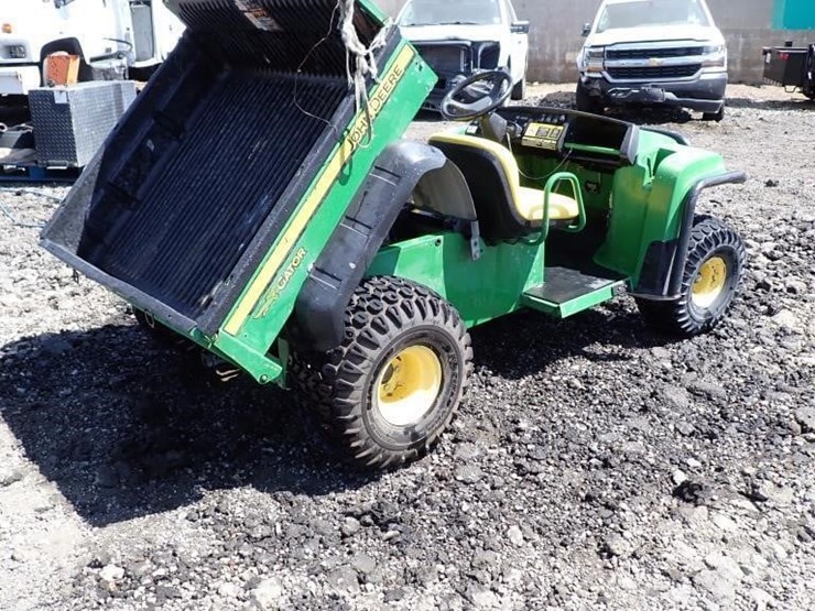 2012-john-deere-gator-image-3