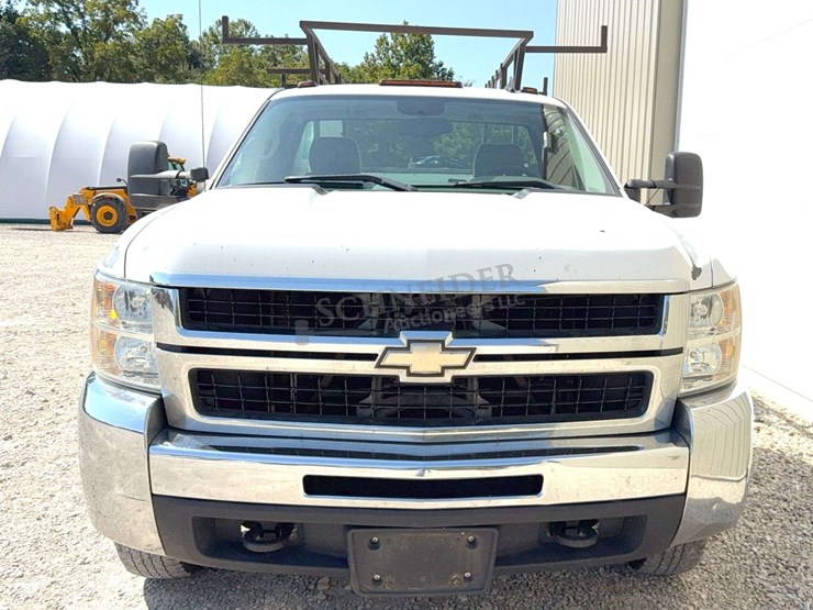 2009-chevrolet-3500-image-8