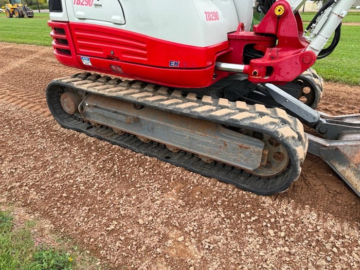 takeuchi-tb290-image-13