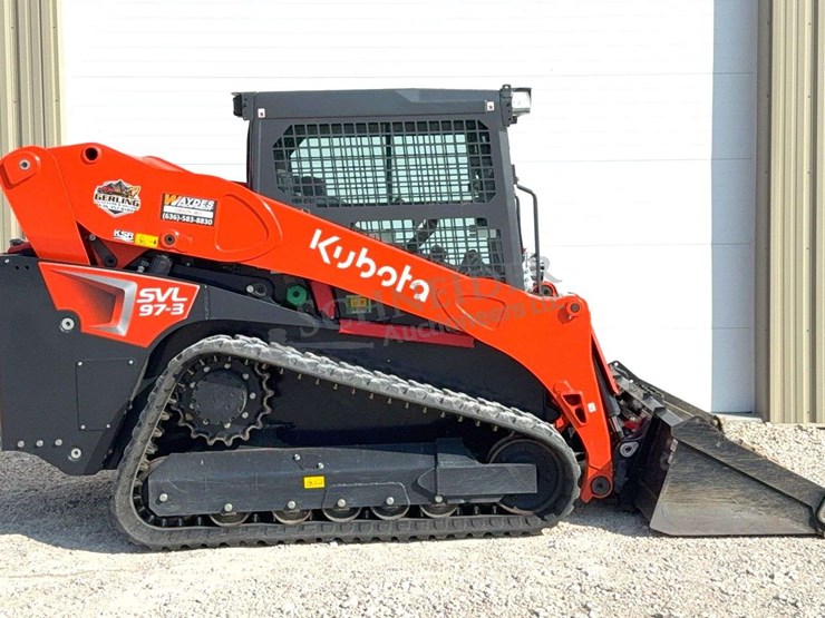 2026-kubota-svl97-3-image-3