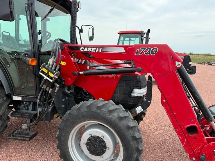 case-ih-farmall-70-image-21