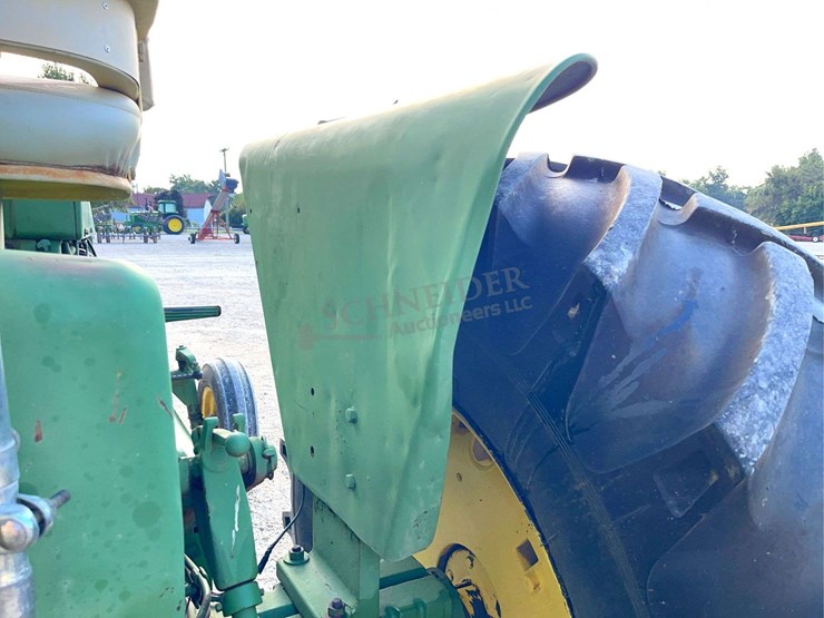 john-deere-4010-image-28
