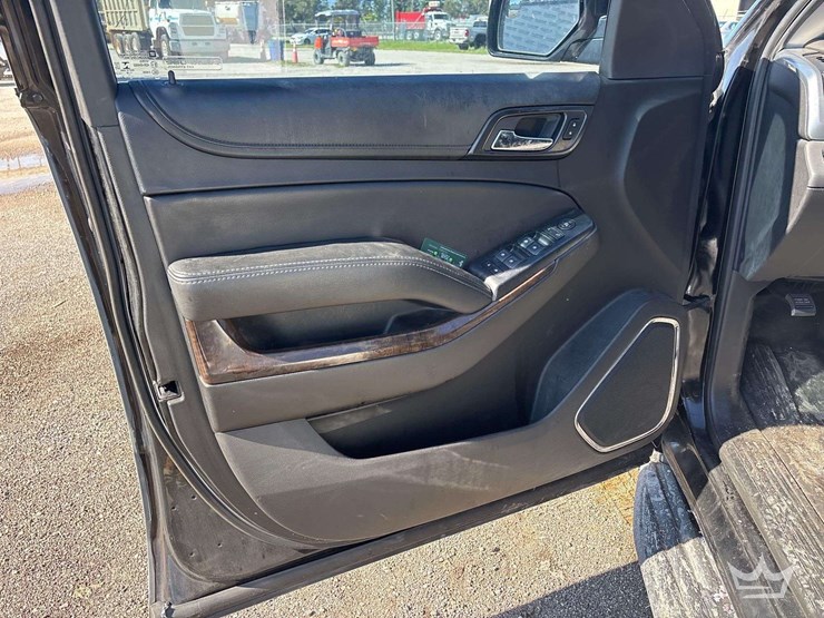 2018-chevrolet-tahoe-image-11