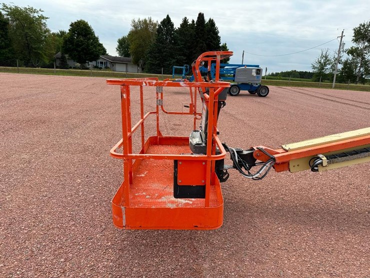 jlg-400s-image-27