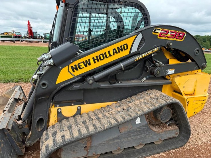 new-holland-c238-image-12