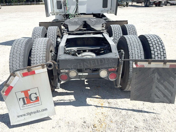 2020-peterbilt-579-image-36