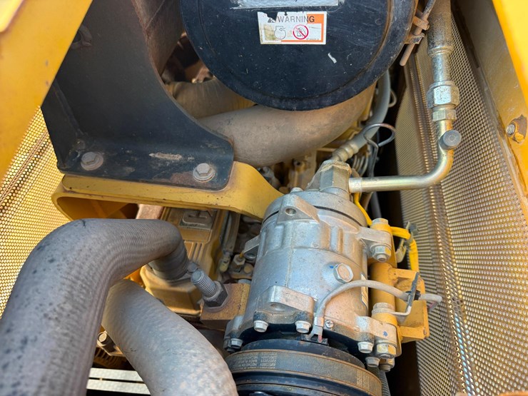 caterpillar-d5g-xl-image-16