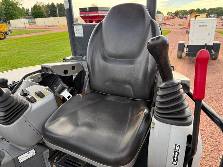 deere-35g-image-40