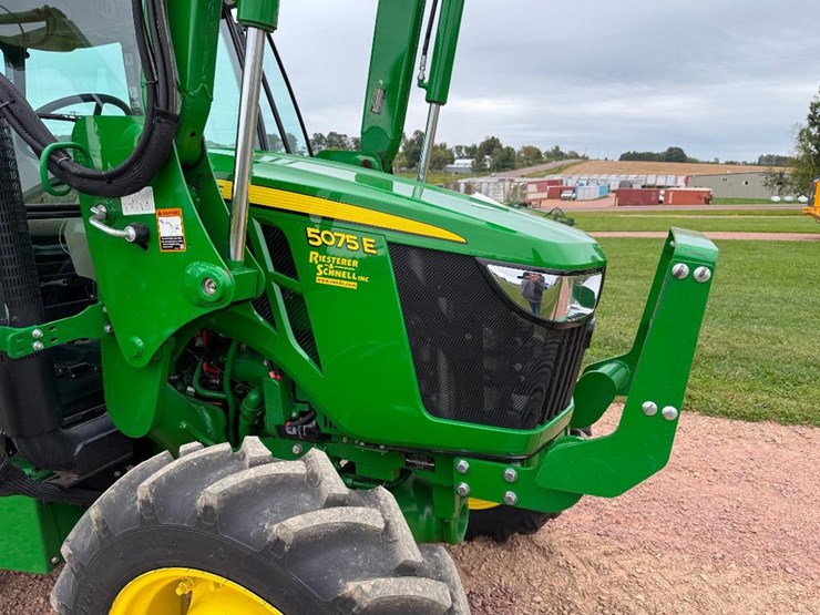 john-deere-5075e-image-37