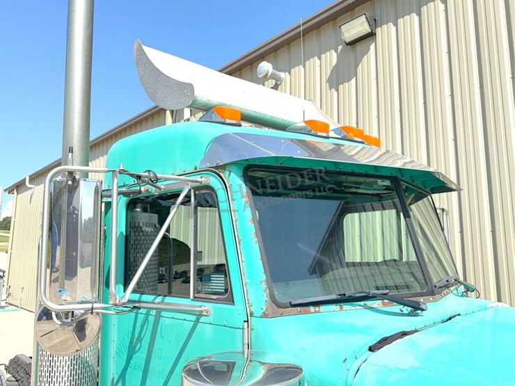 2003-peterbilt-378-image-17