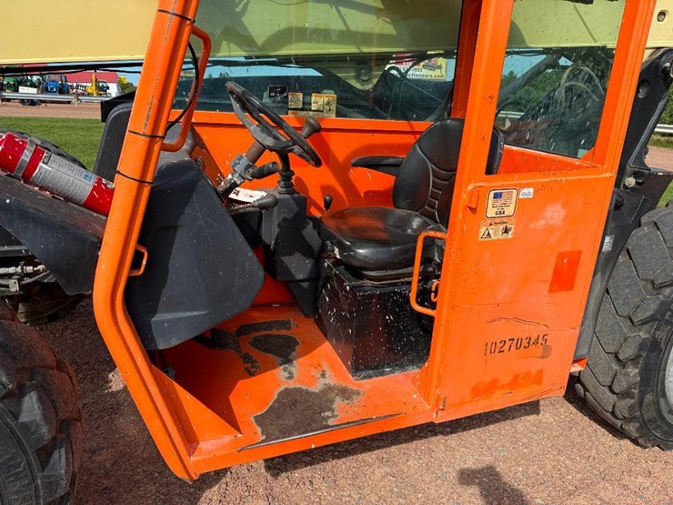 2014-jlg-g6-42a-image-34