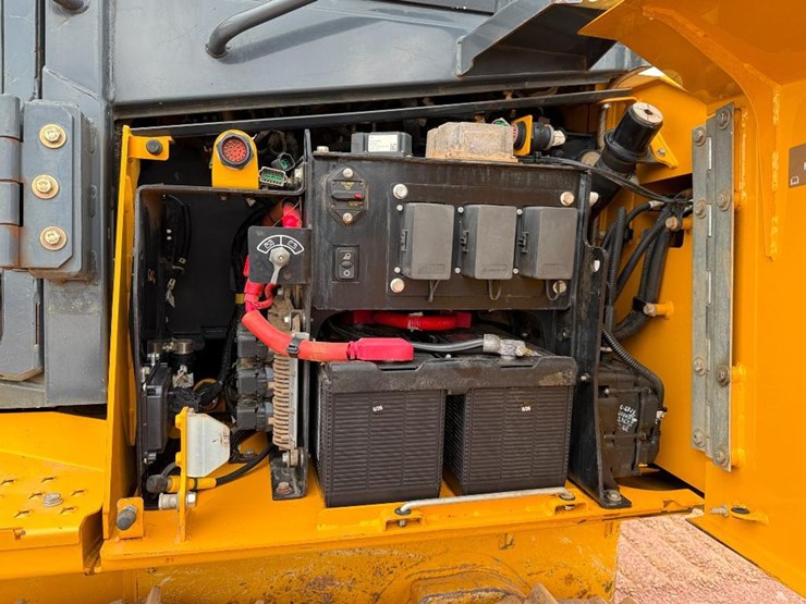 deere-700k-lgp-image-34