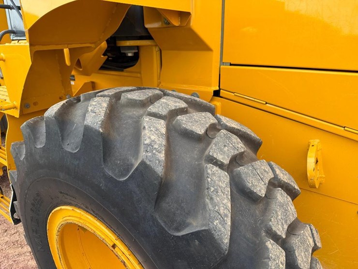 2021-deere-544p-image-7