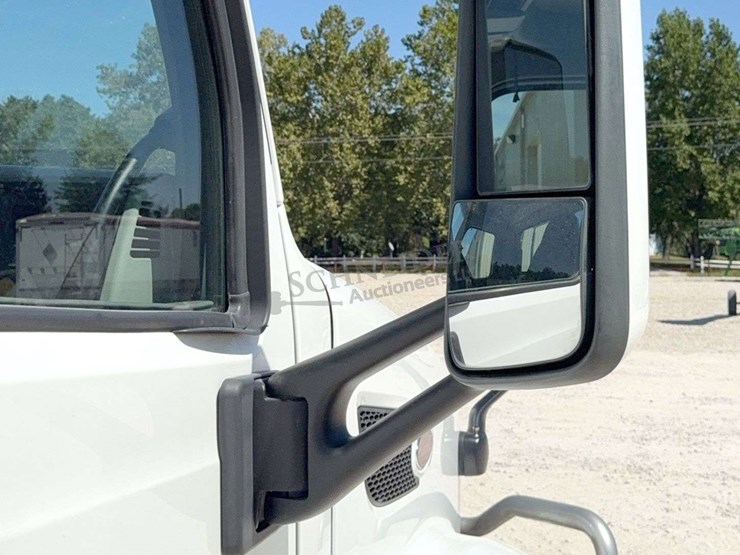 2020-peterbilt-579-image-19