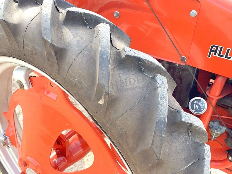 allis-chalmers-model-g-tractor-image-15