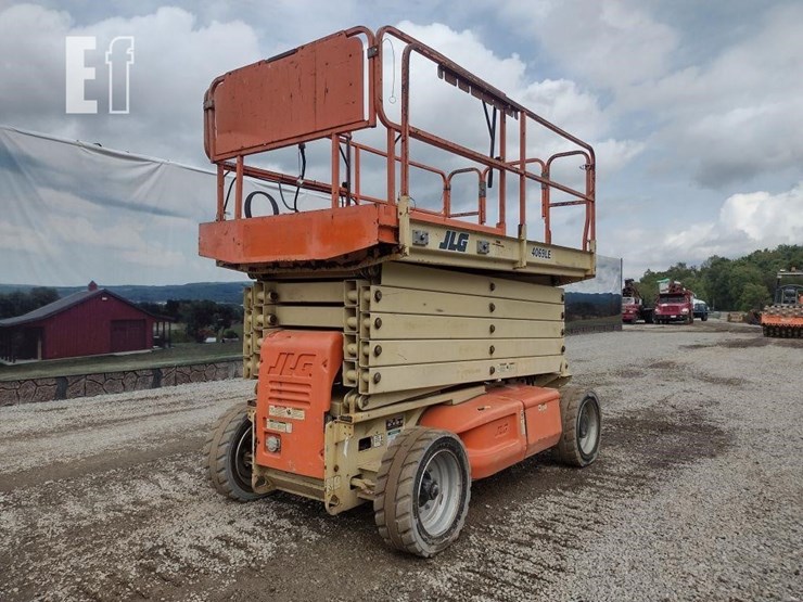 2010-jlg-4069le-image-27